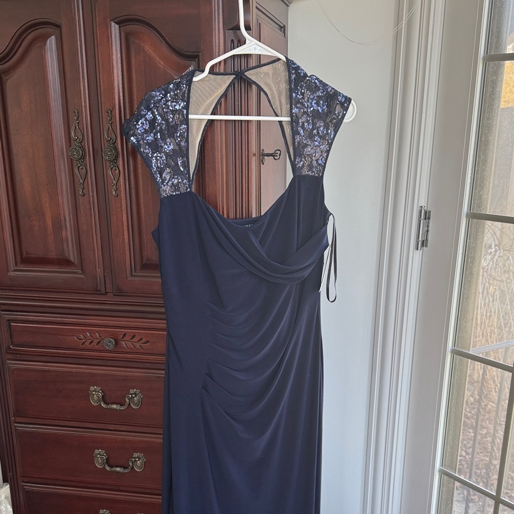 Lauren Ralph Lauren Navy Lace Illusion Back Gown | Ruched Formal Dress